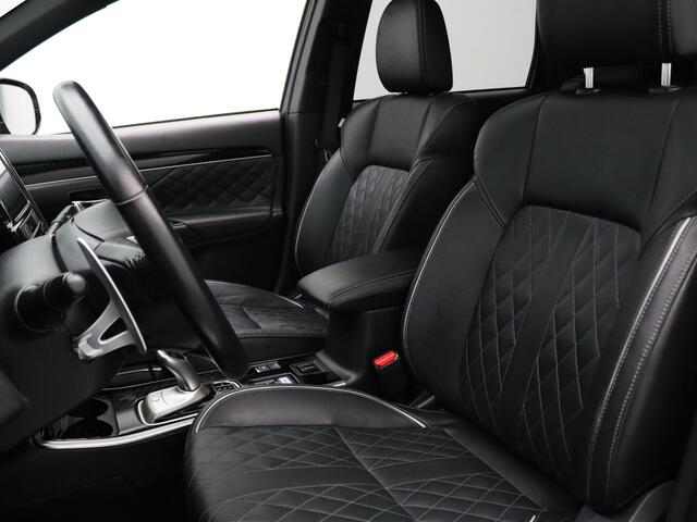 Mitsubishi OUTLANDER 240pk PHEV Instyle Automaat F&B | 360° Camera | Adapt. Cruise | Parkeersens. v+a | Stoel-/stuurverw.
