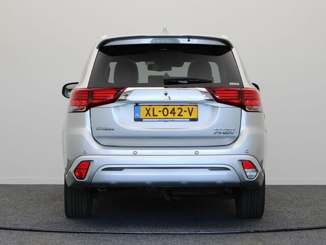 Mitsubishi OUTLANDER 2.4 PHEV Instyle | Leder | Panorama dak | Stoelverwarming |