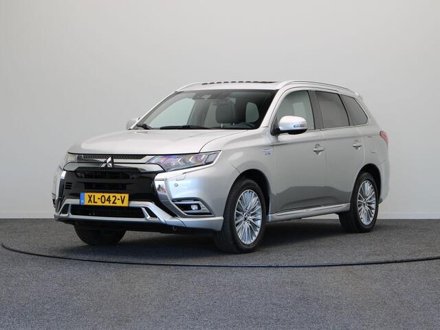 Mitsubishi OUTLANDER 2.4 PHEV Instyle | Leder | Panorama dak | Stoelverwarming |