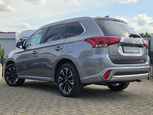 Mitsubishi OUTLANDER 2.4 PHEV 4WD INTYLE+ PREMIUM 360 CAMERA|KEY LESSGO|XENON LED|LEDER/ALCANTARA|1E EIGENAAR|DEALER ONDERHOUDEN Maandag tot Vrijdag van 09.00 tot 20.00 uur en Zaterdag van 09.00 tot 18.00 uu