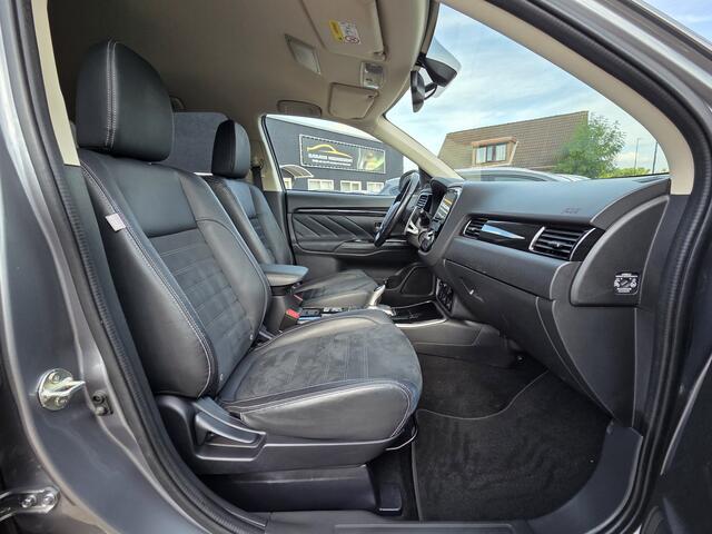 Mitsubishi OUTLANDER 2.4 PHEV 4WD INTYLE+ PREMIUM 360 CAMERA|KEY LESSGO|XENON LED|LEDER/ALCANTARA|1E EIGENAAR|DEALER ONDERHOUDEN Maandag tot Vrijdag van 09.00 tot 20.00 uur en Zaterdag van 09.00 tot 18.00 uu