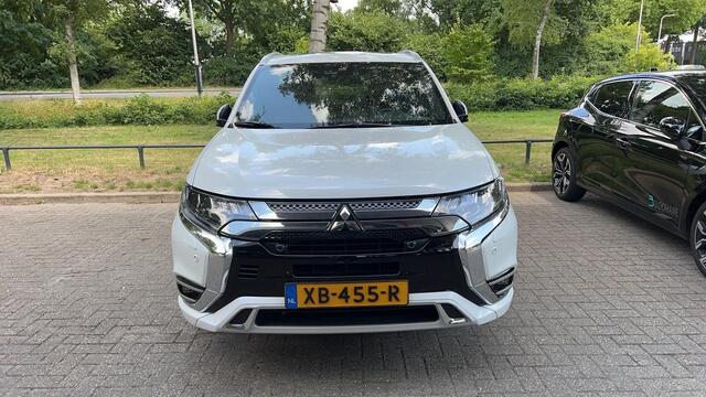 Mitsubishi OUTLANDER 2.4 PHEV Instyle | Leder | Adaptieve Cruise Control | Sunroof | Afneembare trekhaak