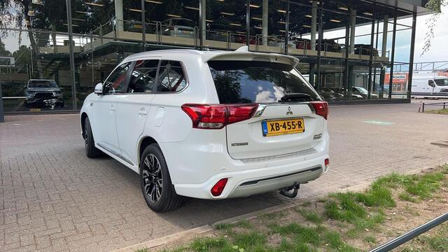 Mitsubishi OUTLANDER 2.4 PHEV Instyle | Leder | Adaptieve Cruise Control | Sunroof | Afneembare trekhaak