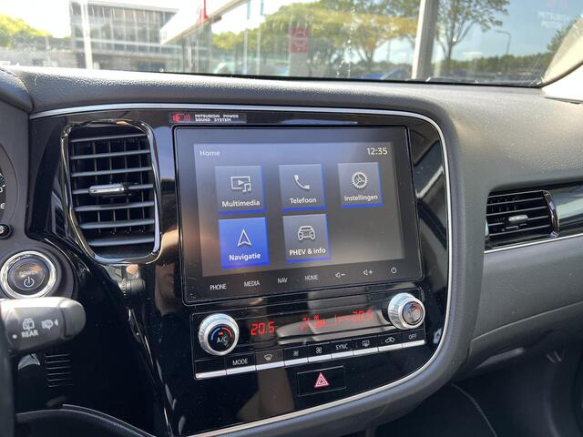 Mitsubishi OUTLANDER 2.4 PHEV Intense+ | Afneembare trekhaak | Carplay | Navigatie | Sunroof