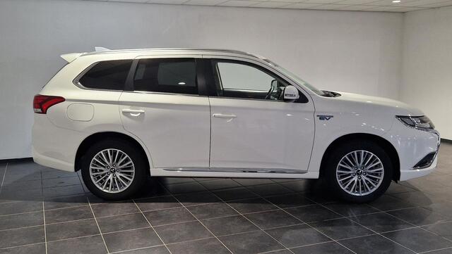 Mitsubishi OUTLANDER 2.4 PHEV Intense+