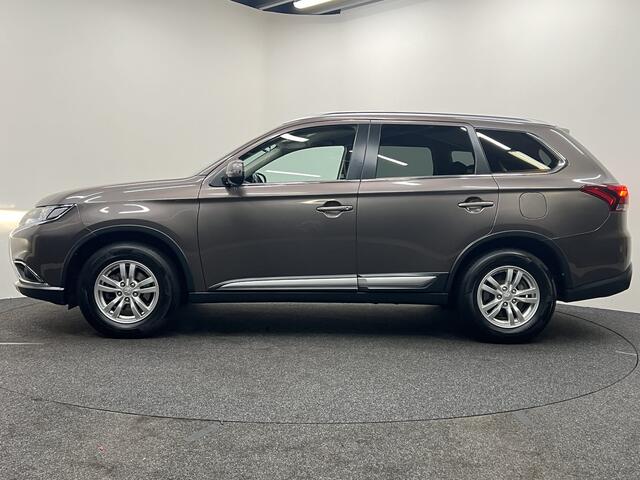 Mitsubishi OUTLANDER 2.0 Business Edition | TREKHAAK | CARPLAY | CAMERA |