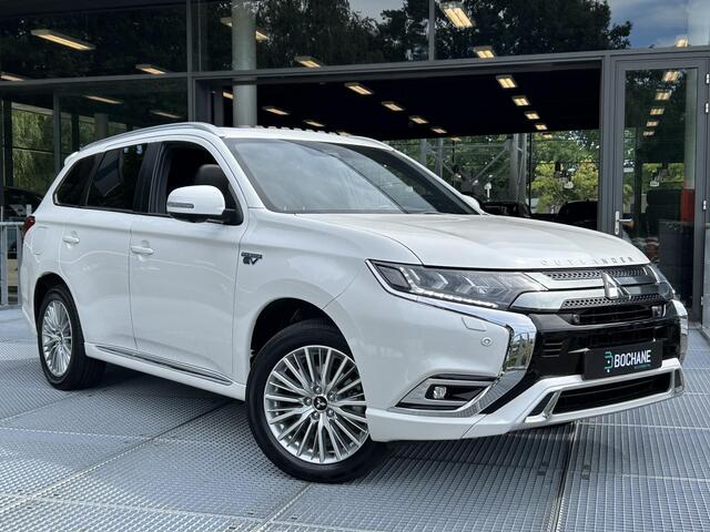 Mitsubishi OUTLANDER 2.4 PHEV Instyle | Trekhaak | Panoramadak | 360° Achteruitrijcamera