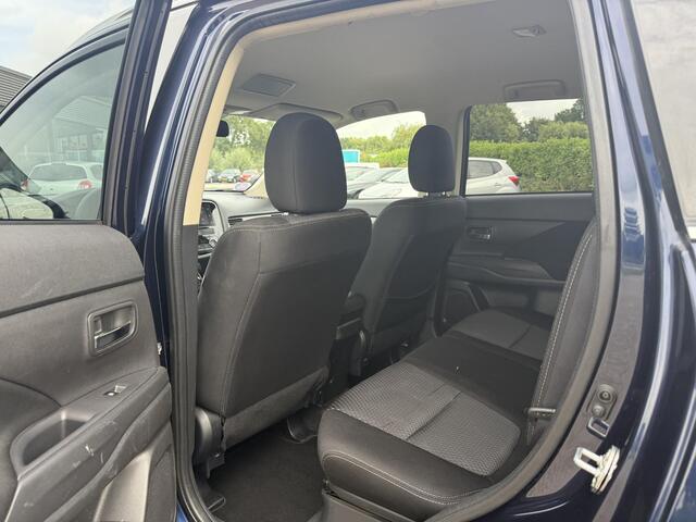 Mitsubishi OUTLANDER 2.0 Executive Edition 7 persoons | Trekhaak | Camera | 1e eigenaar