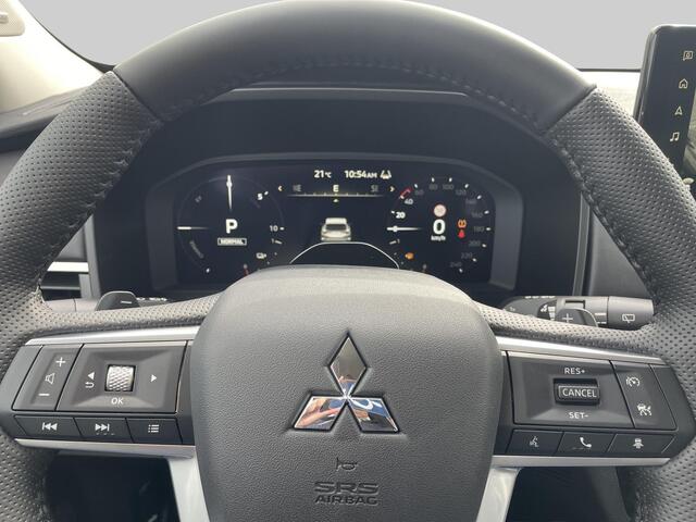 Mitsubishi OUTLANDER 2.4 PHEV First Edition Van ¤ 58.395,- voor ¤ 55.930,-