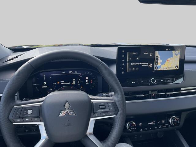 Mitsubishi OUTLANDER 2.4 PHEV First Edition Van ¤ 58.045,- voor ¤ 55.930,-