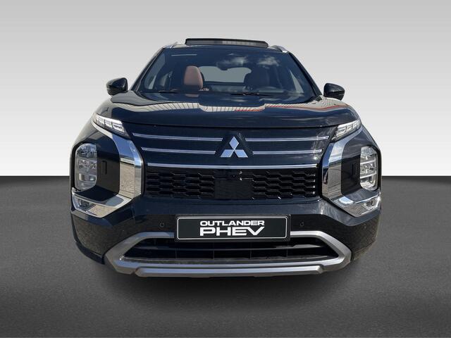 Mitsubishi OUTLANDER 2.4 PHEV Instyle+ Van ¤ 64.895,- voor ¤ 62.830,-