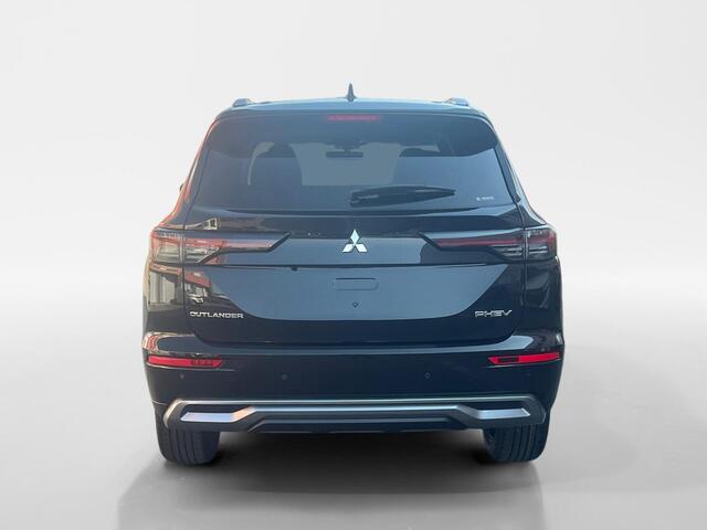 Mitsubishi OUTLANDER 2.4 PHEV First Edition |¤2.000,- VOORRAADKORTING| OP=OP| 8 Jaar garantie|