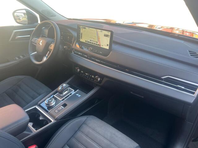 Mitsubishi OUTLANDER 2.4 PHEV First Edition |¤2.000,- VOORRAADKORTING| OP=OP| 8 Jaar garantie|