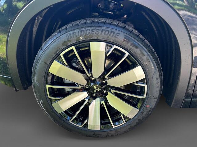 Mitsubishi OUTLANDER 2.4 PHEV Instyle+ Apple Carplay/Android Auto , achterbank verwarmd , elektrisch glazen panorama-dak , cruise control adaptief , elektrisch verstelb. bestuurdersstoel met geheugen , elektrisch bedienbare achterklep met sensorsturing , luxe lederen bekledin