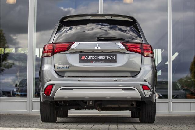 Mitsubishi OUTLANDER 2.4 PHEV Intense+ | Pano | Camera | LED