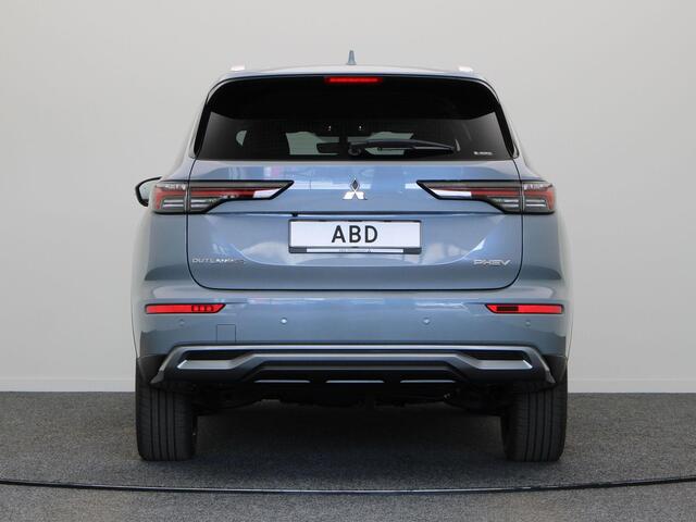 Mitsubishi OUTLANDER 2.4 PHEV First Edition | HUD | Elektrisch bedienbare achterklep | Stoel- en stuurverwarming |
