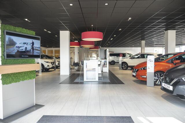 Mitsubishi OUTLANDER 2.4 PHEV First Edition | HUD | Elektrisch bedienbare achterklep | Stoel- en stuurverwarming |