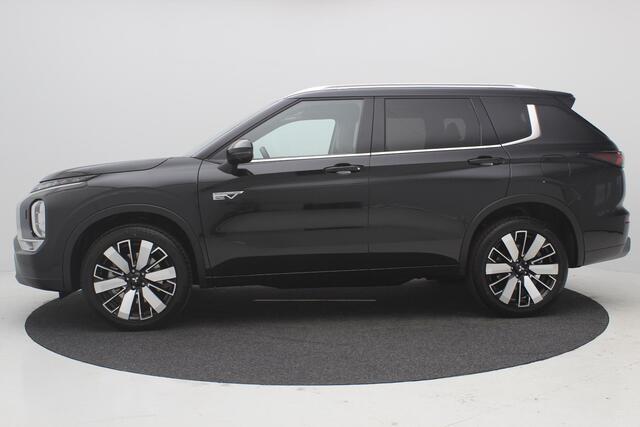 Mitsubishi OUTLANDER 2.4 PHEV Instyle+ / ¤4000,- Voordeel Op Nieuwprijs / Prijs is rijklaar / Nieuw Model 2025 / Elektrische Range 86 KM WLTP / 1600KG Trekgewicht / 8 Jaar Fabrieksgarantie / Full Option /