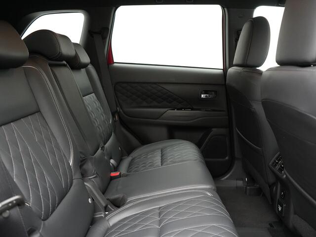 Mitsubishi OUTLANDER 2.4 Intense+ Plug In Hybrid 225pk Dealer O.H PHEV | 360 Camera | Lederen Sportstoelen Verwarmd | Keyless | Navigatie | Stuur Verwarmd | Cruise Control | Blis | DAB |