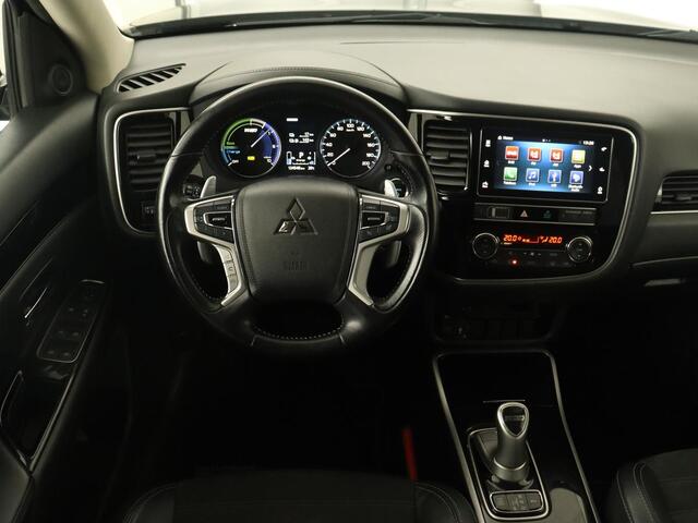 Mitsubishi OUTLANDER 2.4 PHEV Pure+ | Trekhaak | Carplay | Leder/Alcantara | Camera | Keyless | Full LED | Climate control | Cruise control | Plug In