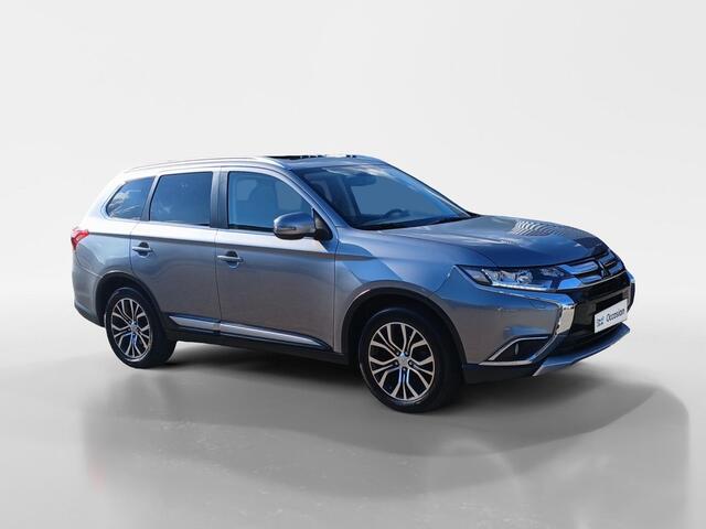 Mitsubishi OUTLANDER 2.0 Instyle | Camera | Trekhaak | Leder | Navigatie | Schuifdak | Elec. en verw. stoel |
