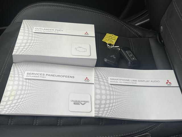 Mitsubishi OUTLANDER 2.4 PHEV Intense / Trekhaak 1500 KG / Dodehoekdetectie / Adaptieve cruise control / Navigatie via Apple carplay of Android auto /