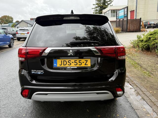 Mitsubishi OUTLANDER 2.4 PHEV Pure+ 240PK CarplayoCamera