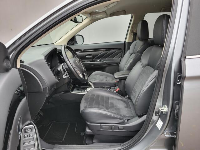 Mitsubishi OUTLANDER 2.4 PHEV Intense / Dealeronderhouden / Fabrieksgarantie / 1.500 kg trekgewicht / Winterwielen / Camera / Navigatie / Apple Carplay / Android Auto / Verwarmde voorstoelen /
