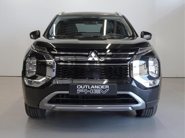 Mitsubishi OUTLANDER 2.4 PHEV First Edition | Head up | 20 inch | Direct leverbaar | 8 jaar garantie | Rijklaarprijs | Boostactie ¤1.000 korting