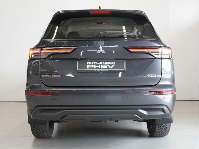 Mitsubishi OUTLANDER 2.4 PHEV Pure | 360 Camera | Standkachel | Navi | Clima | 8 jaar garantie!