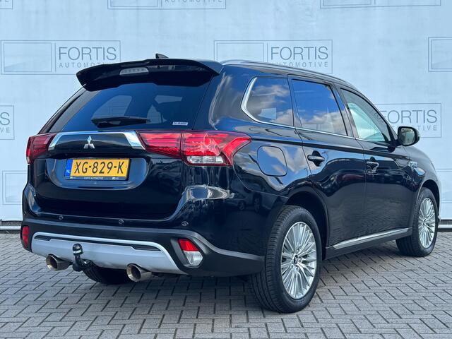 Mitsubishi OUTLANDER 2.4 PHEV Intense+ TREKHAAK | PANODAK |