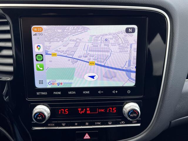 Mitsubishi OUTLANDER 2.4 PHEV Intense / Dealer onderhouden / Trekhaak 1.500 kg / Leder Alcantara / Achteruitrijcamera / Navigatie via Apple Carplay Android / 16" LM wielen /