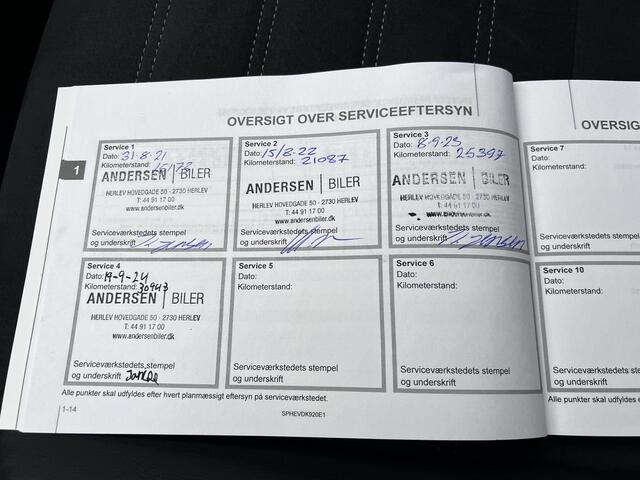 Mitsubishi OUTLANDER 2.4 PHEV Intense / Dealer onderhouden / Trekhaak 1.500 kg / Leder Alcantara / Achteruitrijcamera / Navigatie via Apple Carplay Android / 16" LM wielen /