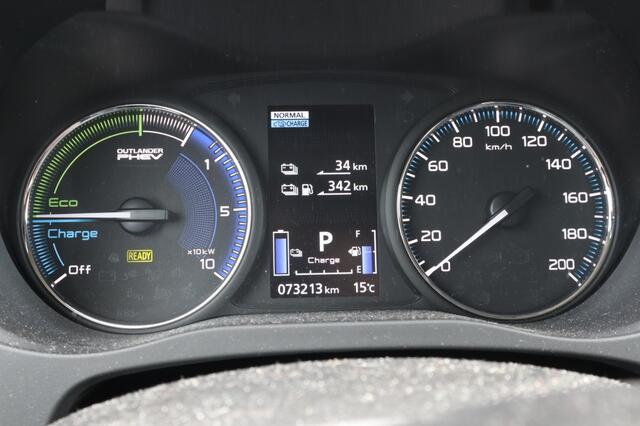 Mitsubishi OUTLANDER 2.4 PHEV Pure Apple/AndroidAuto/AllSeasons