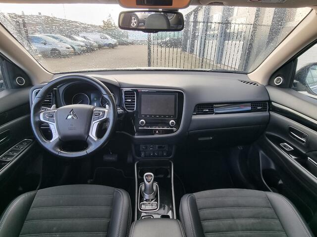 Mitsubishi OUTLANDER 2.4 PHEV Intense+ | Open dak | Trekhaak | 360º Camera |