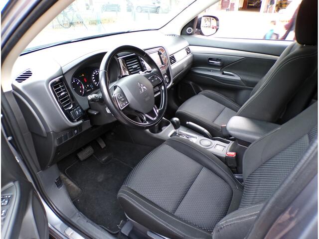 Mitsubishi OUTLANDER 2.0 Executive Edition 7 PERSOONS BENZINE ORG KM MET NAP....