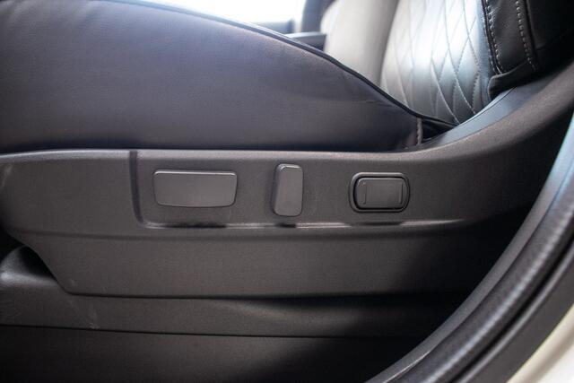 Mitsubishi OUTLANDER 2.4 PHEV Intense+ - Compleet uitgevoerd