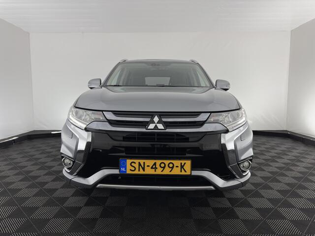 Mitsubishi OUTLANDER 2.0 PHEV Pure (INCL.BTW) Aut. *LEATHER-MICROFIBRE | COMFORTSEATS | CARPLAY | CAMERA | DAB+ | KEYLESS | PRIVACY-GLASS | SHFT-PADDLES | TOWBAR | 16''ALU*