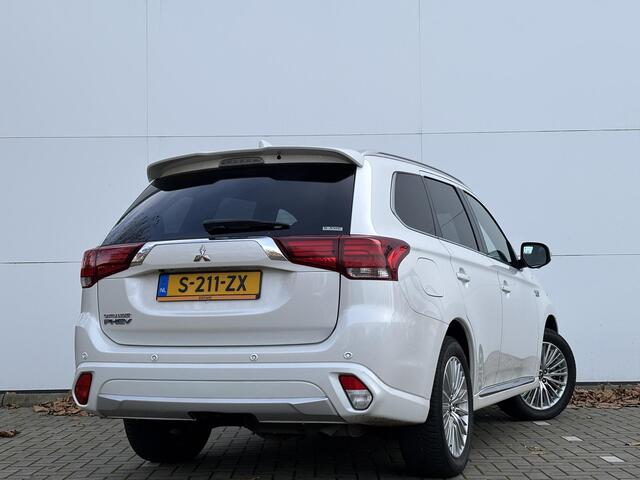 Mitsubishi OUTLANDER 2.4 PHEV Intense+ | Trekhaak | Leder |