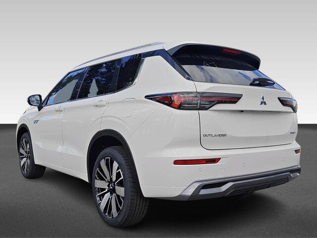 Mitsubishi OUTLANDER 2.4 PHEV Instyle Tot ¤ 4.000,- VOORDEEL!