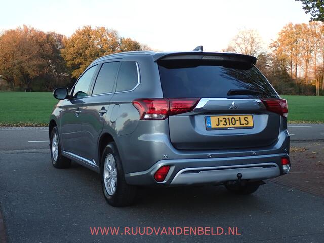Mitsubishi OUTLANDER 2.4 PHEV Pure KEYLESS/TREKHAAK/CAMERA/CARPLAY