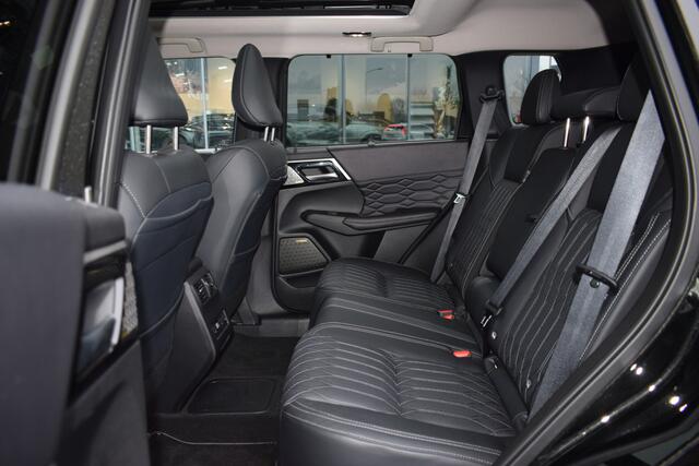 Mitsubishi OUTLANDER 2.4 PHEV Instyle | Full Option | Schuif/Kanteldak | Stoel+Stuur Verwarming | Navigatie | Yamaha | 8jr.Garantie |