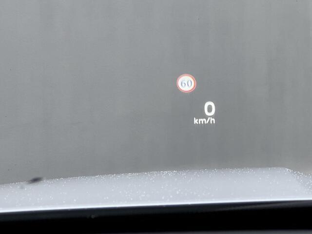 Mitsubishi OUTLANDER 2.4 PHEV Instyle AWD 306 pk Automaat / Fabrieksgarantie tot 04-2033 / Panorama schuifdak / 1.600 kg trekgewicht / HUD / Camera 360° / Elektrische stoelen en klep / Stuur-, stoel- en achterbankverwarming / Leder / 20"LM wielen /