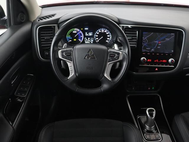 Mitsubishi OUTLANDER 2.4 PHEV Intense | Trekhaak | Stoelverwarming | Leder/Alcantara | Camera | Carplay | Navigatie | Full LED | Cruise control | Plug In