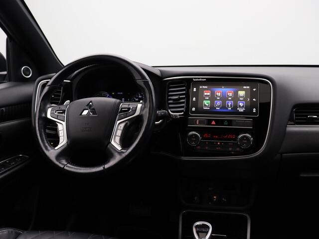 Mitsubishi OUTLANDER 2.4 PHEV Instyle | Lederen interieur | Trekhaak | Panoramadak |
