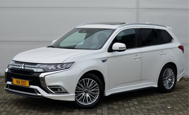 Mitsubishi OUTLANDER PHEV 2.4 INSTYLE 4WD | PLUG IN HYBRID | V2G | FULL OPTIONS | ADAPTIEF CRUISE | SCHUIFDAK | VERLAAGD | TREKHAAK 1500KG | SPORTPAKKET | ALL IN RIJKLAARPRIJS