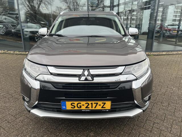 Mitsubishi OUTLANDER 2.0 Instyle | AUTOMAAT | TREKHAAK | 7 PERS | 1E EIGENAAR | LEDER | 360 CAMERA | VOORRUIT + STUUR & STOELVERWARMING | 1600kg TREKGEWICHT |