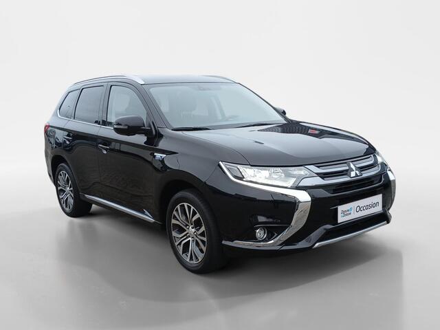 Mitsubishi OUTLANDER 2.0 PHEV Premium | LED | Stoel en stuurverwarming | Camera | LM Velgen | Trekhaak |