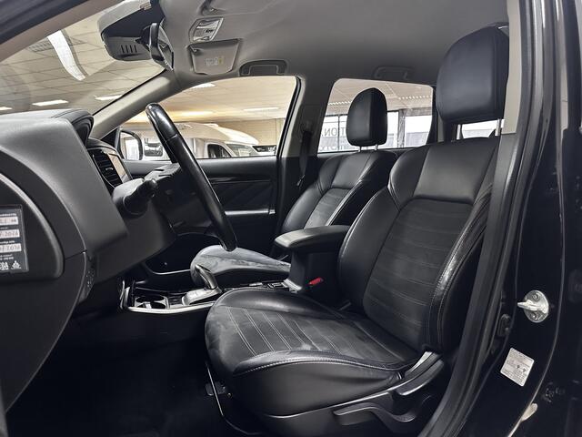 Mitsubishi OUTLANDER 2.4 PHEV Intense+/ DEALER ONDERHOUDEN!/ Trekhaak/ Camera/ LED Koplampen/ Lane-Assist./ Apple + Android/ Adaptive Cruise/ Half-Leder/ 18'' LMV/ Keyless/ DAB+/ Stoelverw./ PDC V+A/ Extra getint glas.