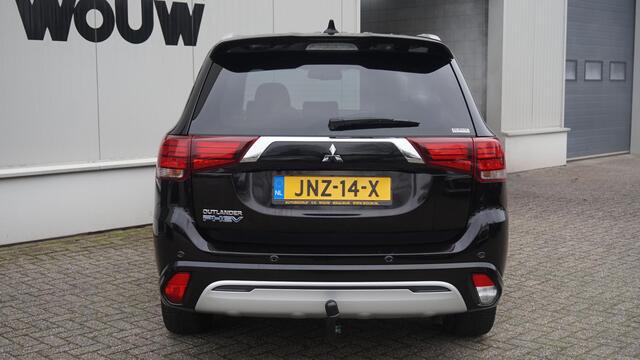 Mitsubishi OUTLANDER 2.4 PHEV Intense+ Automaat | Trekhaak